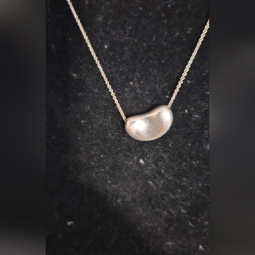 EUC Tiffany & Co bean pendant necklace